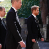 A temetés összehozta a két testvért: egymást támogatva távozott Vilmos és Harry herceg