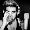 Adam Lambert ismét dalokat rögzít