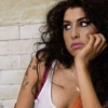 Amy Winehouse elhagyta a rehabot