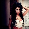 Amy Winehouse kisebb vagyont hagyott szüleire