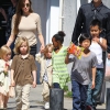 Angelina Jolie gyermekei a sztárrá válás útjára léptek