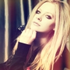 Avril Lavigne újabb titkokat osztott meg esküvőjéről