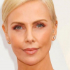 Baby2Baby-gála 2024: jótékonysági eseményen vett részt Charlize Theron, Sofia Richie és Jessica Alba