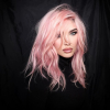Barna bubifrizura: Megan Fox megint változtatott a hajszínén