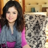 Betekintés Selena Gomez ruhakollekciójába