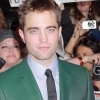 Bizarr! Aktképeket kér rajongóitól Robert Pattinson