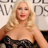 Bizarr! Mi folyik Christina Aguilera lába között?