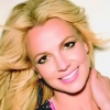 Britney-nek újból bekötik a fejét?