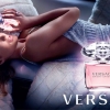 Candice az új Versace-kampányban