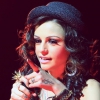 Cher Lloyd aranyhalat kapott egy rajongótól
