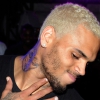 Chris Brown modellnek áll?