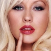 Christina Aguilera énektanárhoz jár