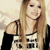 Egészségügyi problémákkal küzd Avril Lavigne