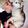 Egy éve vesztette el kutyusát Miley Cyrus