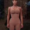 Ezúttal Kim Kardashian alakformáló fehérneműjének méretezését kritizálták