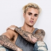 Hatalmasat borult fellépése közben Justin Bieber – videó