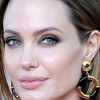 Hűha! Göndör hajkoronával mutatkozott Angelina Jolie, így még nem láthattuk