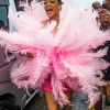 Így érkezett meg Rihanna egy barbadosi fesztiválra