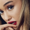 Így hangzana Ariana Grande slágere punk stílusban