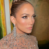 Jennifer Lopez flitteres, testszínű ruhában ragyogott új filmje premierjén