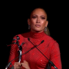 Jennifer Lopez videóban mutatta meg, hogyan készült a CFDA gálájára