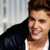 Justin Bieber a nadrágjába dugta egy rajongó mobilját