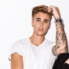 Justin Bieber megint orra bukott – videó