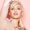 Kékre festette haját Miley Cyrus