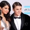 Ki használt ki kit? Tovább bonyolódik Justin Bieber és Selena Gomez szóváltása