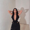 Kim Kardashian melltartóban érkezett egyik barátnője esküvőjére