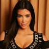 Kim Kardashian örökbefogadásra készül