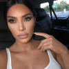 Kim Kardashian újra szőke lett, megmutatta tincseit