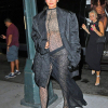 Kylie Jenner átlátszó, csipke ruhában mutatja meg gömbölyödő pocakját