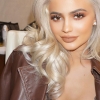 Kylie Jenner betekintést engedett szexi naptárába