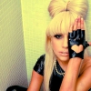 Lady Gaga melltartóban parádézott