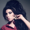 Ma temetik Amy Winehouse-t