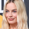 Margot Robbie most először mutatta meg kerekedő pocakját a vörös szőnyegen