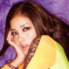 Meisa Kuroki neon színben kínálja kislemezét