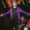 Mick Jagger ha kell, még estélyi ruhát is tud igazítani