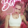 Miley Cyrus beszólt a lesifotósnak 