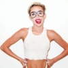 Miley Cyrus csupasz melleivel rémisztget