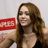 Miley Cyrusnak titkos fogszabályzója van
