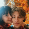 Millie Bobby Brown karácsonyi fotót posztolt Jon Bon Jovi fiával
