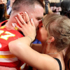 Győztes csók! Nyert Taylor Swift szerelmének csapata a Super Bowlon: alig bírt magával az énekesnő