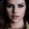 Selena Gomez kiosztotta rajongóját