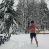 Shawn Mendes hóban fürdőzéssel nyitotta az idei évet