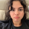 Göndör haj, semmi smink - így posztolt magáról fotót Selena Gomez