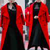 #Szavazás! Sofia Carson piros kabátja egyszerűen fantasztikus: tedd vagy ne?