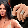 Szexi fotóval, a jegygyűrűje nélkül tért vissza Kim Kardashian