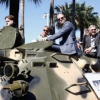 Tankkal törtek be Cannes-ba a sztárok